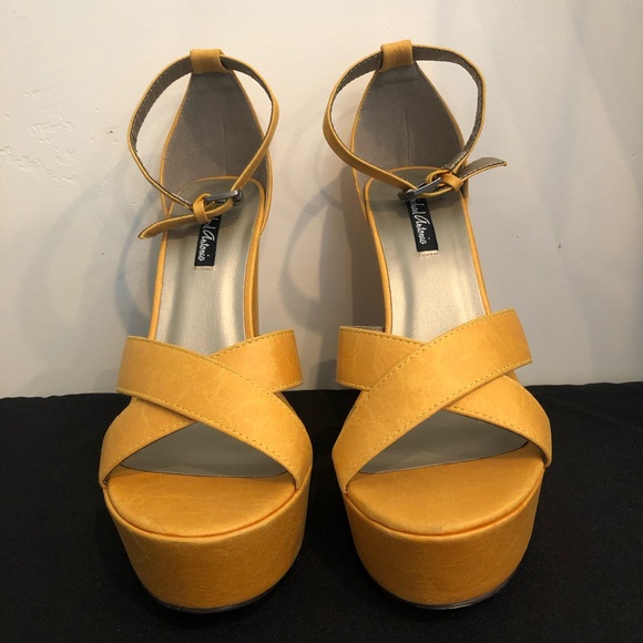 Michael Antonio yellow platform chunky heels - Picture 2 of 5
